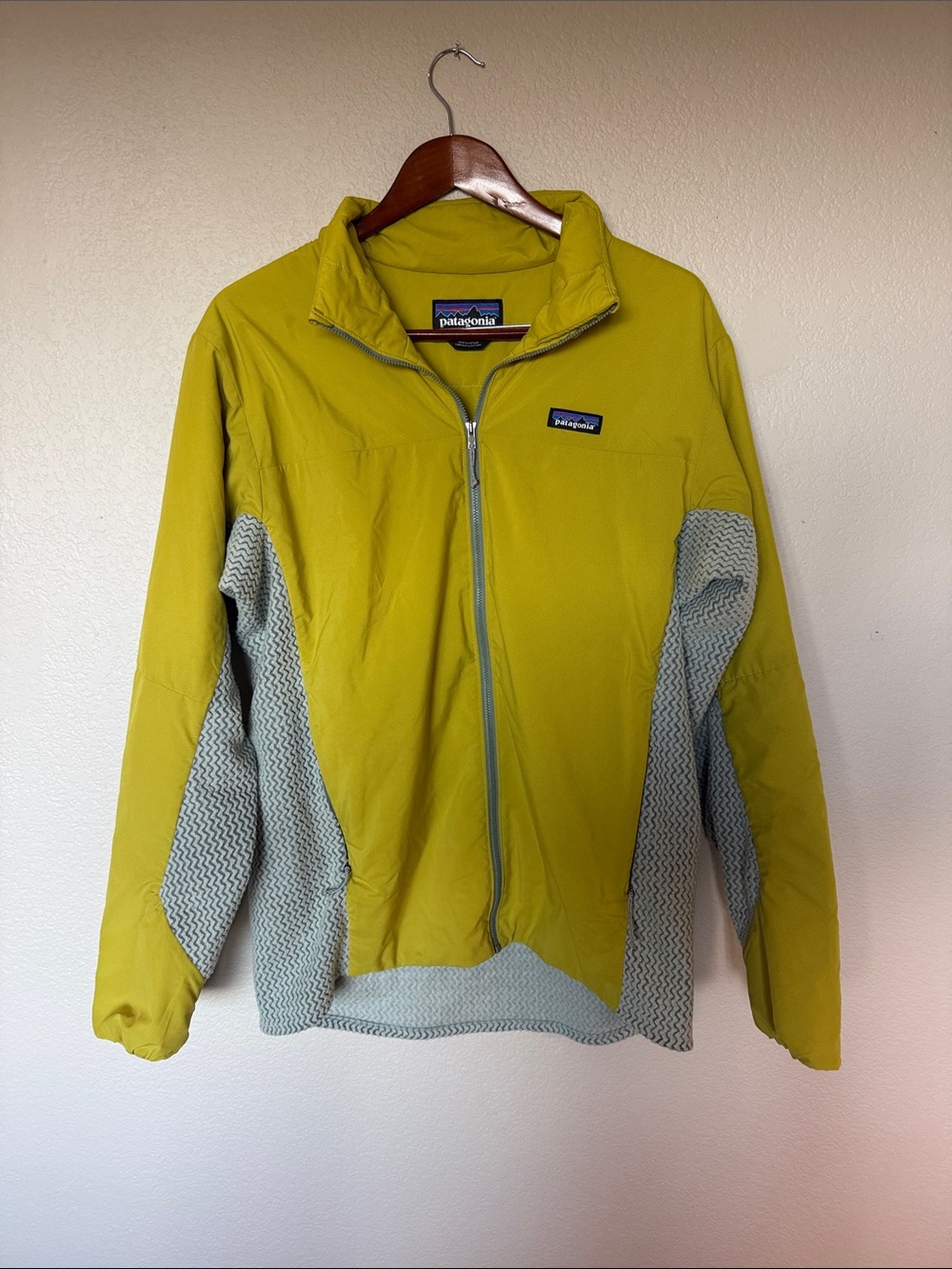 Patagonia Men's Lime-Green Lightweight Zip Shirt Jacket